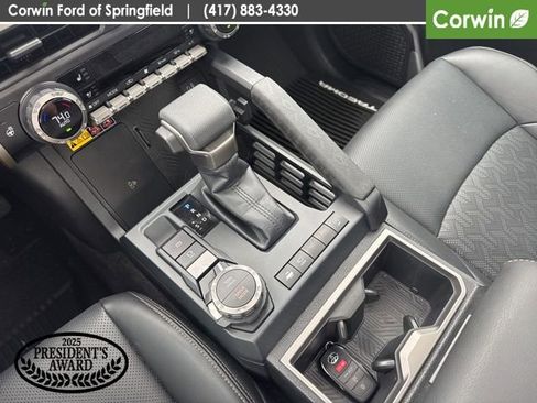 Used 2025 Toyota Tacoma Limited image 12