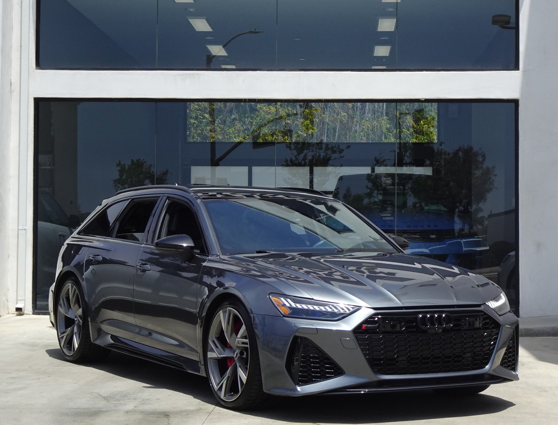 Used 2021 Audi RS 6 w/ Executive Package AWD/4WD image 10