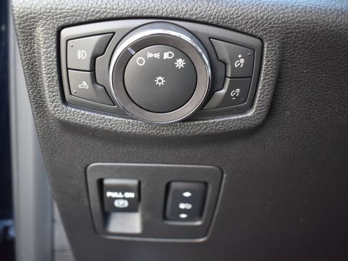 Used 2018 Ford F150 Lariat w/ Equipment Group 502A Luxury AWD/4WD image 15