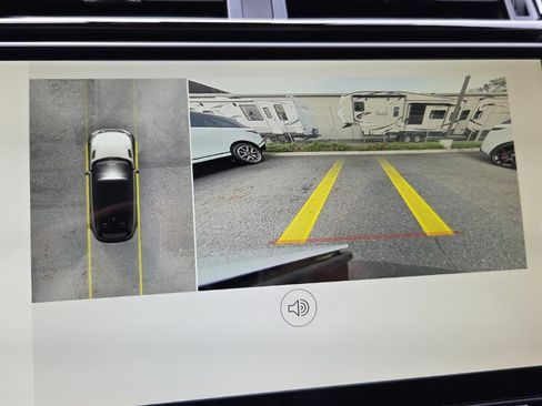 New 2026 Land Rover Range Rover Velar Dynamic SE image 26