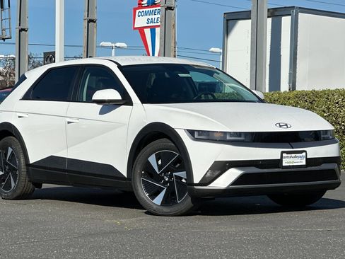 New 2026 Hyundai Ioniq 5 SEL image 2