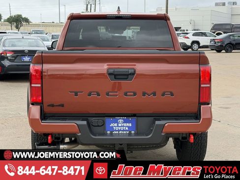 Certified 2025 Toyota Tacoma TRD Off-Road image 8