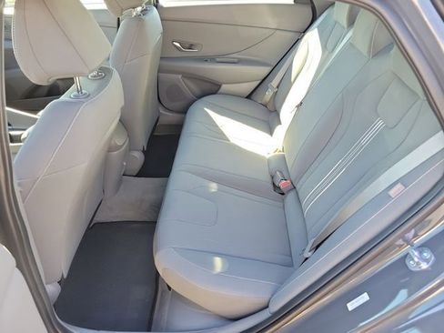 Certified 2025 Hyundai Elantra SEL FWD image 20