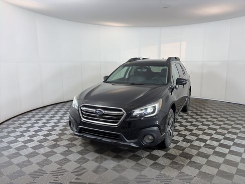 Used 2018 Subaru Outback 2.5i Limited image 2