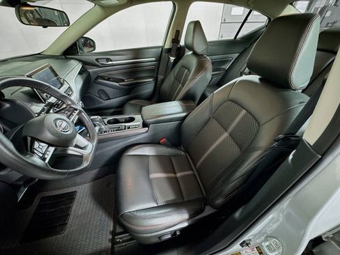Used 2023 Nissan Altima 2.5 SR image 16