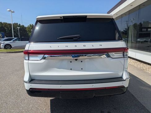 Used 2023 Lincoln Navigator Reserve AWD/4WD image 5
