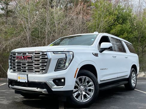 Used 2025 GMC Yukon XL Denali AWD/4WD image 1