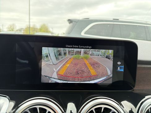 Certified 2022 Mercedes-Benz GLB 250 4MATIC image 21