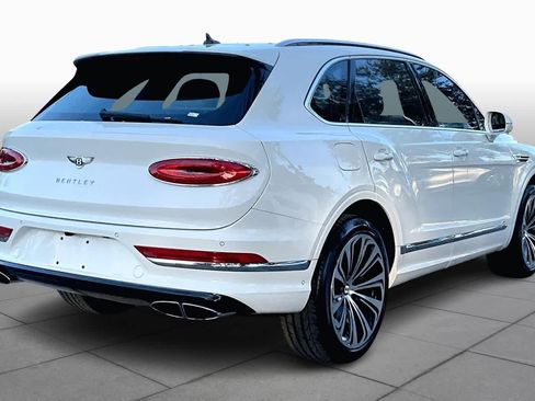 Used 2021 Bentley Bentayga image 11