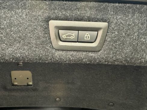 Used 2017 BMW 540i xDrive AWD/4WD image 40