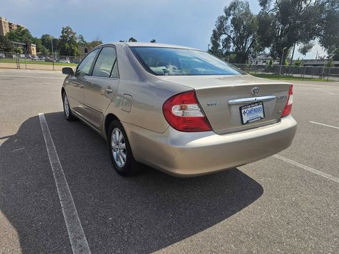 Used 2002 Toyota Camry LE image 3