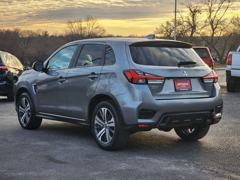 Used 2021 Mitsubishi Outlander Sport SE image 5