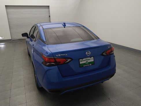 Used 2020 Nissan Versa SV FWD image 6
