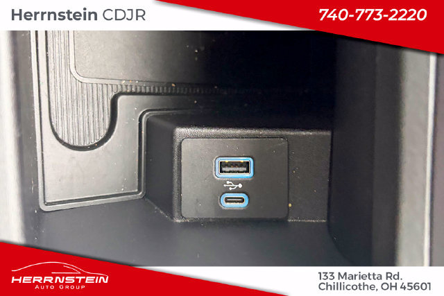 Used 2023 Ford Edge Titanium AWD/4WD image 20