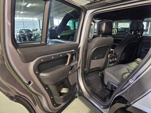 Used 2023 Land Rover Defender 110 X image 33