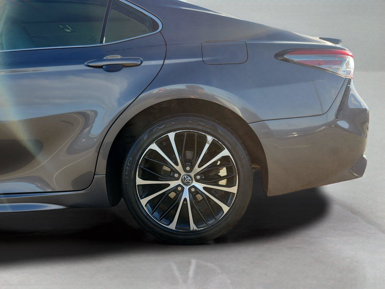 Used 2019 Toyota Camry SE FWD image 46