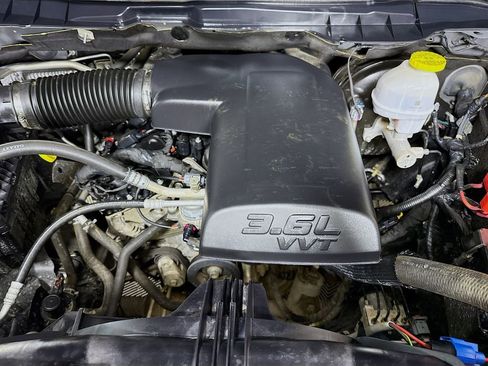 Used 2024 RAM 1500 Classic SLT image 33