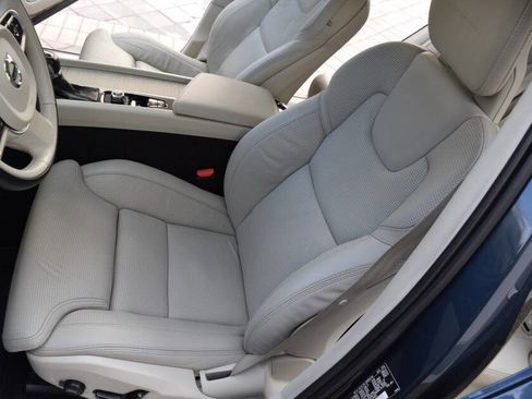 Used 2018 Volvo XC60 T5 Inscription w/ Luxury Seat Package image 38