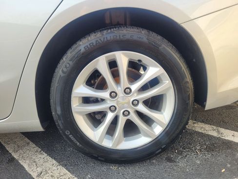 Used 2016 Chevrolet Malibu LT image 13