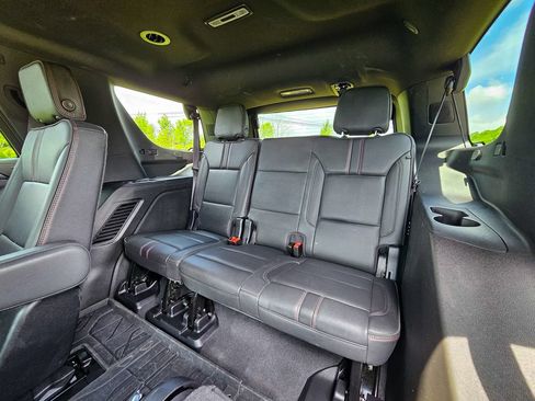 Used 2024 Chevrolet Tahoe RST w/ Luxury Package AWD/4WD image 33