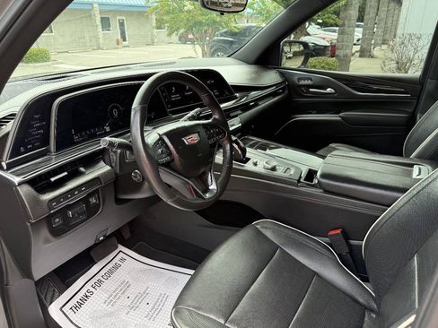 Used 2021 Cadillac Escalade Sport AWD/4WD image 11