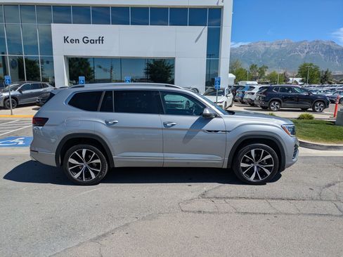 Used 2024 Volkswagen Atlas SEL Premium R-Line AWD/4WD image 2