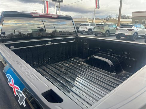 Used 2025 Chevrolet Silverado 1500 LT image 4