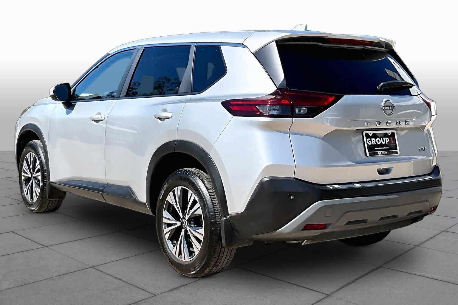 Used 2023 Nissan Rogue SV FWD image 12