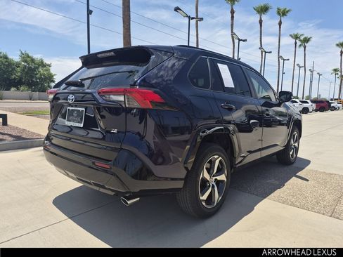 Used 2021 Toyota RAV4 SE w/ Weather & Moonroof Package AWD/4WD image 6