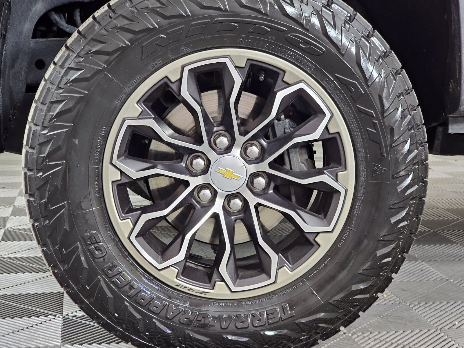 Used 2020 Chevrolet Colorado ZR2 AWD/4WD image 36