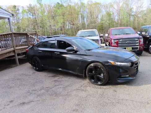 Used 2018 Honda Accord Touring image 5