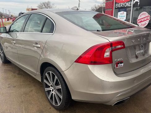 Used 2016 Volvo S60 T5 Inscription Platinum w/ Climate Package image 10