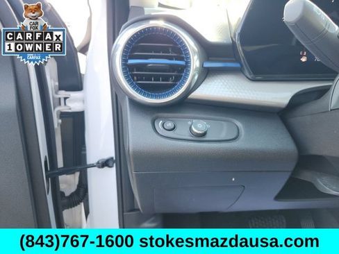 Used 2024 Chevrolet Trax LT w/ Sunroof Package FWD image 16