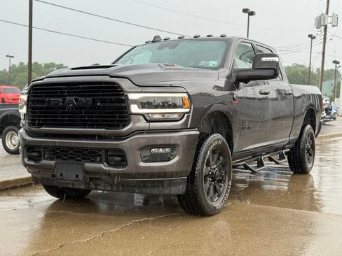 Used 2024 RAM 2500 Laramie w/ Night Edition AWD/4WD image 2