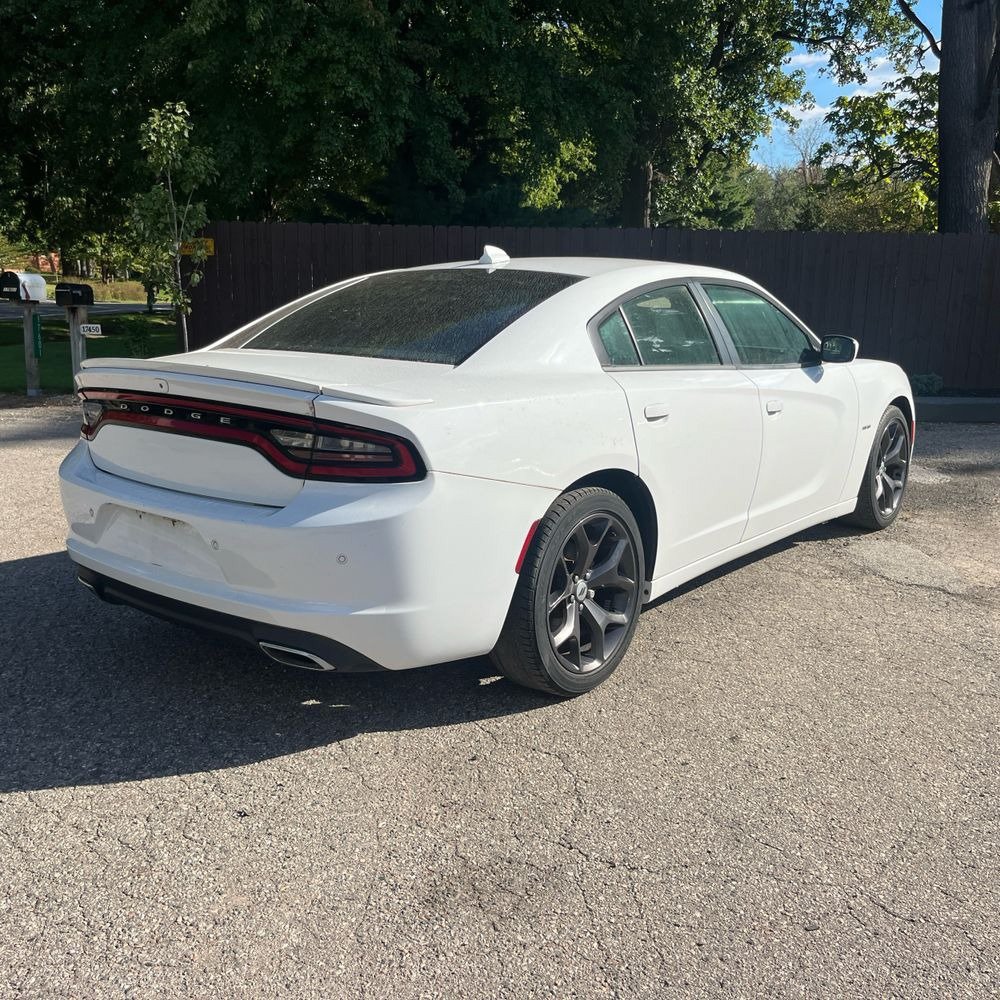 Used 2017 Dodge Charger R/T w/ Plus Group RWD image 3