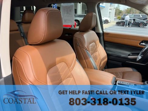 Used 2024 Nissan Pathfinder Platinum w/ Cargo Package image 30