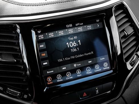 Used 2022 Jeep Cherokee Limited image 6