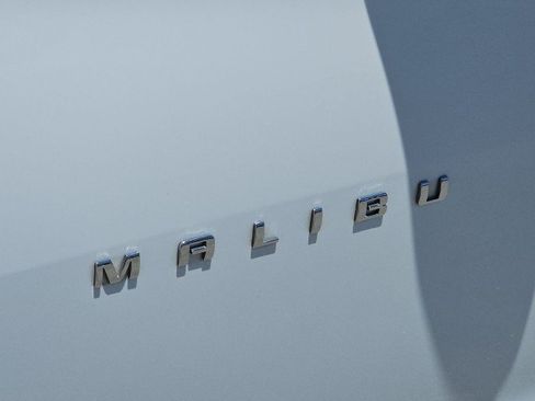 Used 2021 Chevrolet Malibu LT FWD image 31