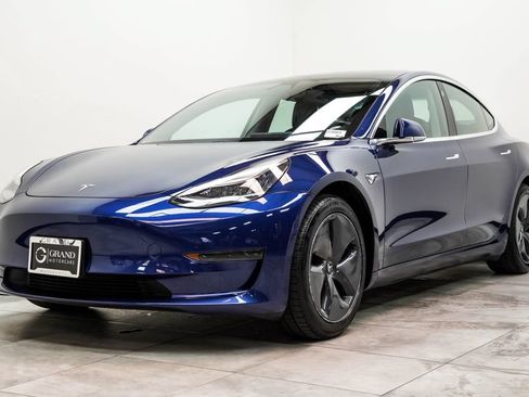 Used 2020 Tesla Model 3 Standard Range Plus RWD image 5