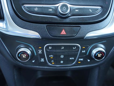 Used 2020 Chevrolet Equinox LT AWD/4WD image 16