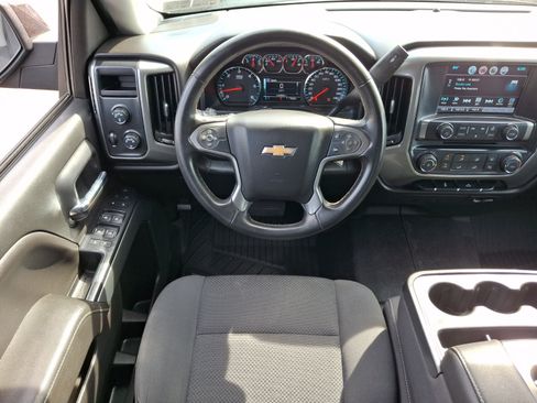 Used 2018 Chevrolet Silverado 1500 LT AWD/4WD image 12