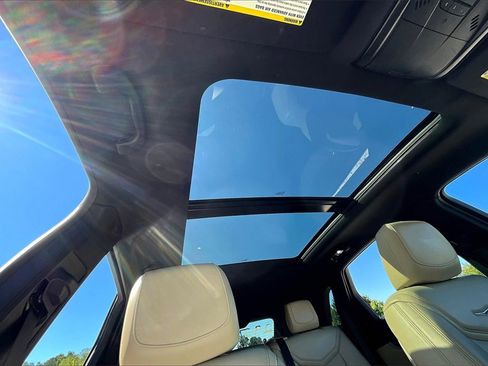 Used 2017 Cadillac XT5 Luxury w/ Driver Awareness Package image 20