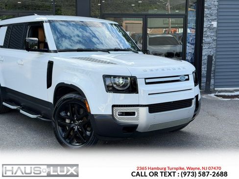 Used 2023 Land Rover Defender 130 SE AWD/4WD image 2