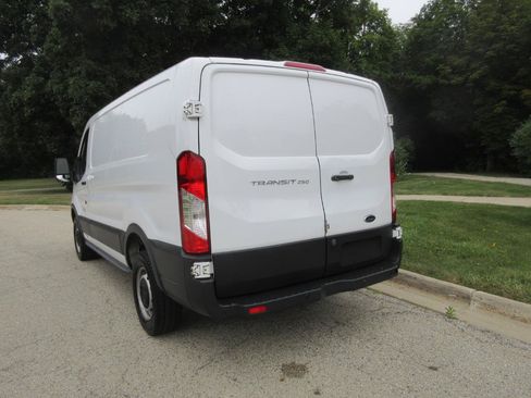 Used 2018 Ford Transit 250 130 Low Roof RWD image 29