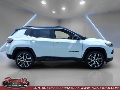 Used 2025 Jeep Compass Limited w/ Elite Group AWD/4WD image 2