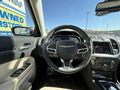 Used 2023 Chrysler 300 Touring L w/ Popular Equipment Group image 20