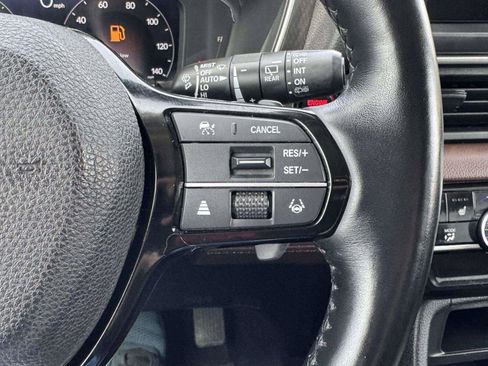 Used 2025 Honda Pilot Elite image 29