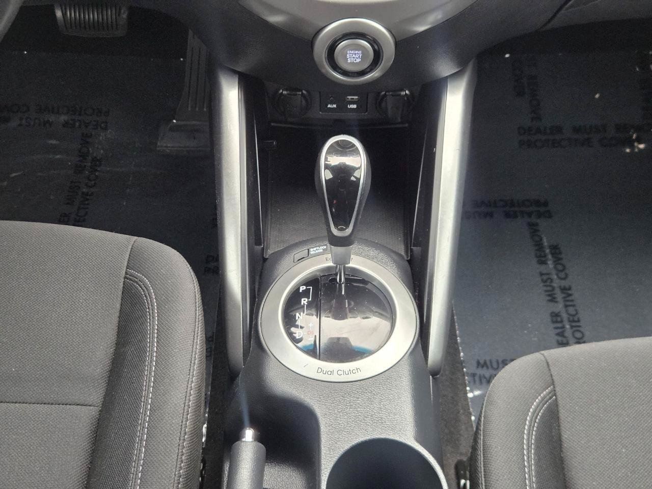 Used 2017 Hyundai Veloster Value Edition FWD image 18