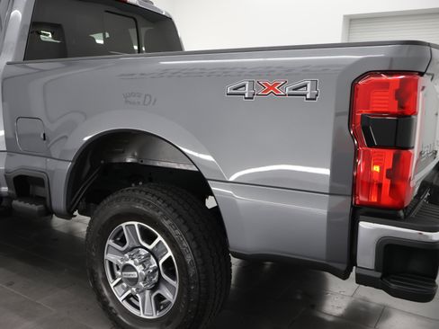 Used 2023 Ford F350 Lariat AWD/4WD image 33