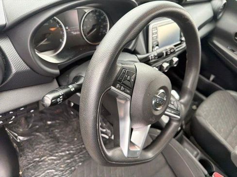 Used 2021 Nissan Kicks S FWD image 9